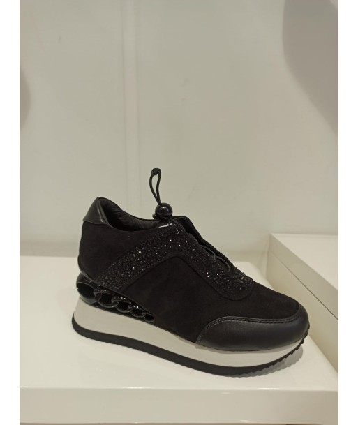 noa harmon sneakers noirs suggérées chez