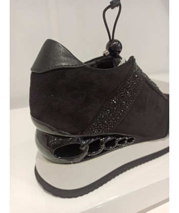 noa harmon sneakers noirs suggérées chez